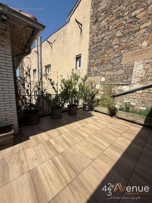 Appartement à SAINT-ETIENNE