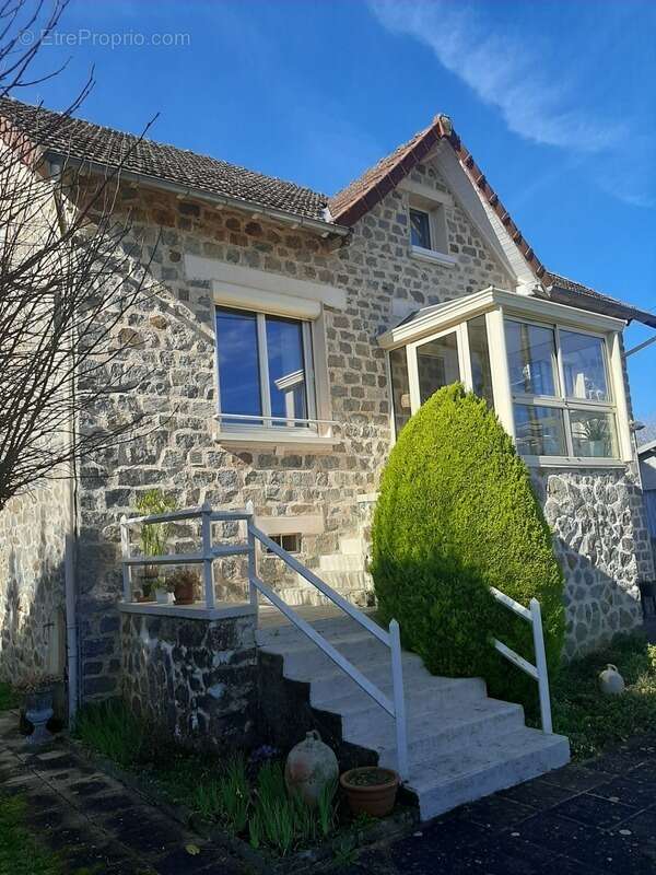 Maison à VICQ-SUR-BREUILH