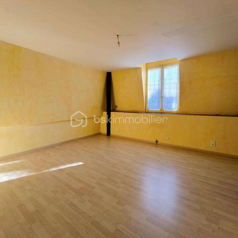 Appartement à FOUGERES