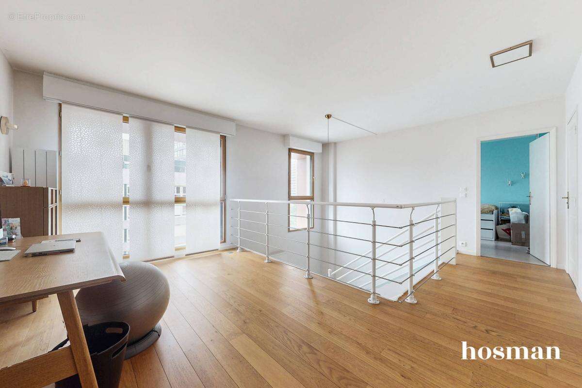 Appartement à COURBEVOIE