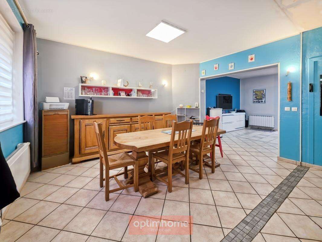 Maison de ville de 146 m² – 4 chambres – bureau – cour et jardin - photo 4