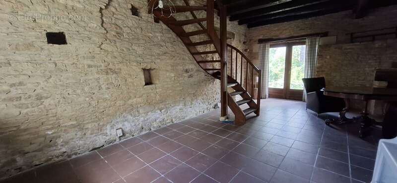 Maison à LA CHAPELLE-AUBAREIL