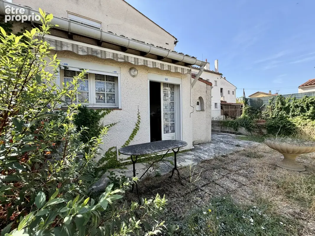 Maison traditionnelle sur deux niveaux avec garage et jardin - photo 3