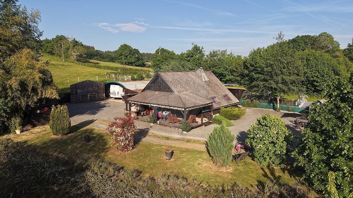 Maison à SAINT-LEGER-SOUS-BEUVRAY