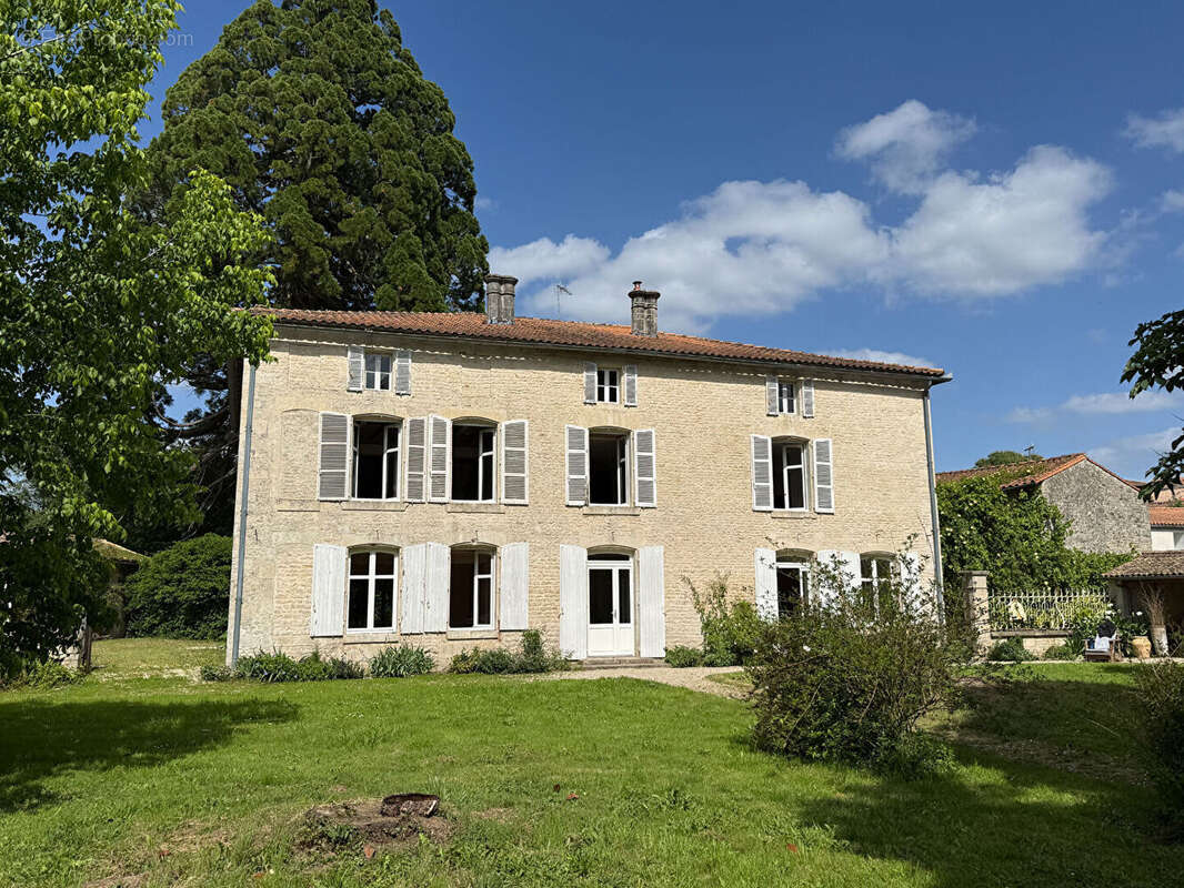 Maison à PERIGNE