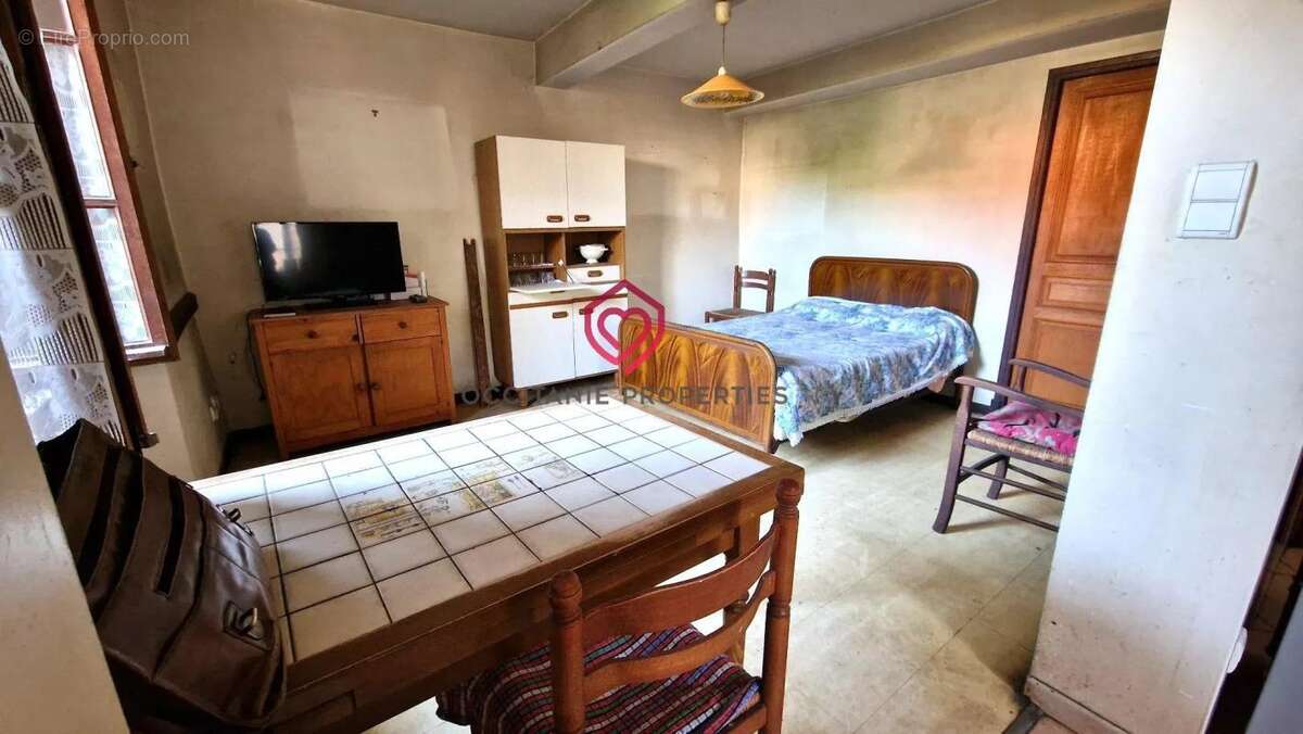 Maison de village avec grange et terrain - photo 4