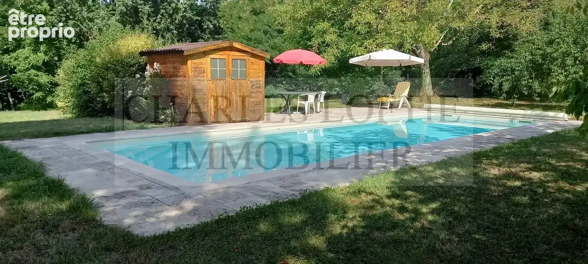 Maison familiale avec garage, piscine et accès à la rivière sur près de 7000 m² de terrain, proche de Prayssac. - photo 3