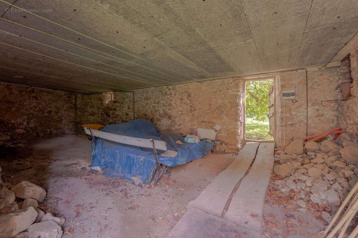 Corps de ferme en U à rénover - 500 m² et 2,4 ha - Proche de Najac, limite Tarn et Aveyron - photo 18