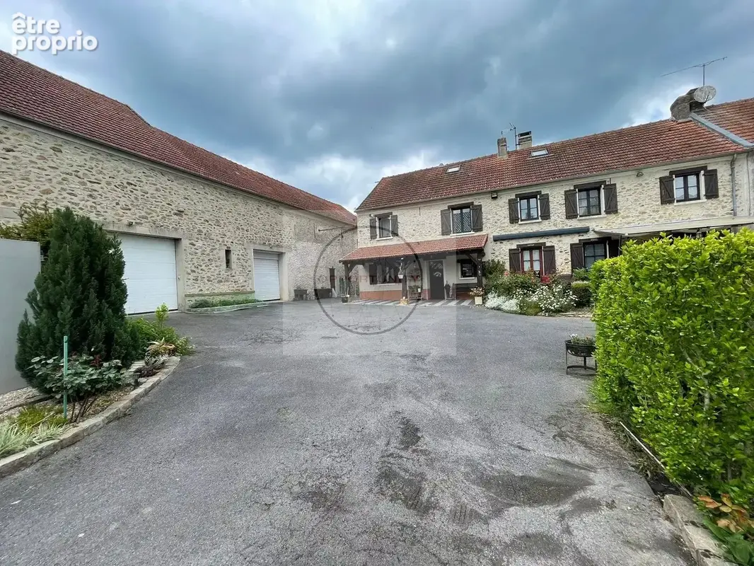 Maison à REBAIS