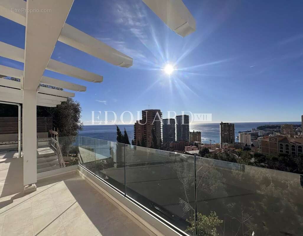 Appartement à ROQUEBRUNE-CAP-MARTIN