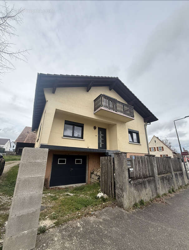 Maison à STEINBRUNN-LE-HAUT