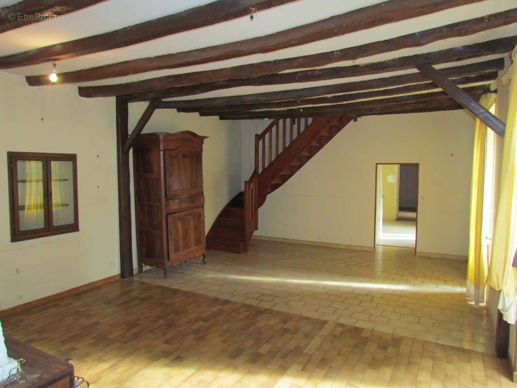 Maison à LONGRE