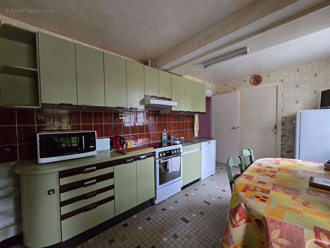 Maison à COSSE-LE-VIVIEN