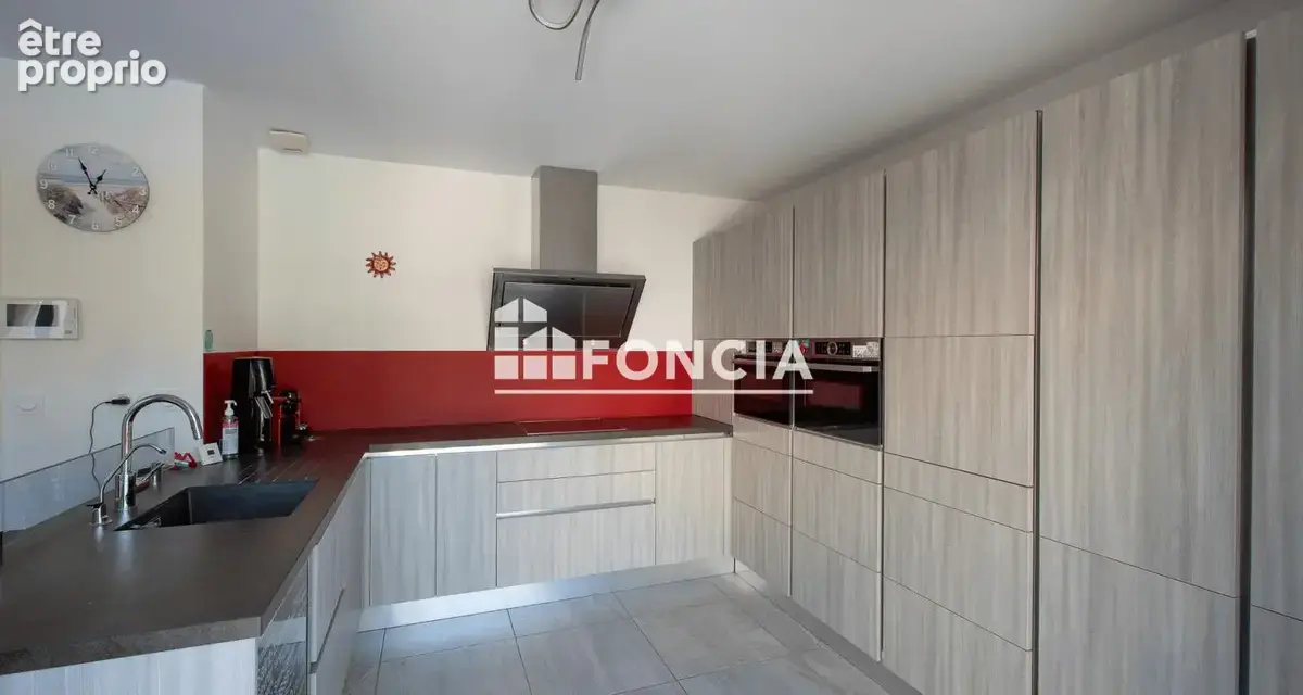 Maison moderne de 2015 188 m² avec piscine et prestations complètes - photo 9