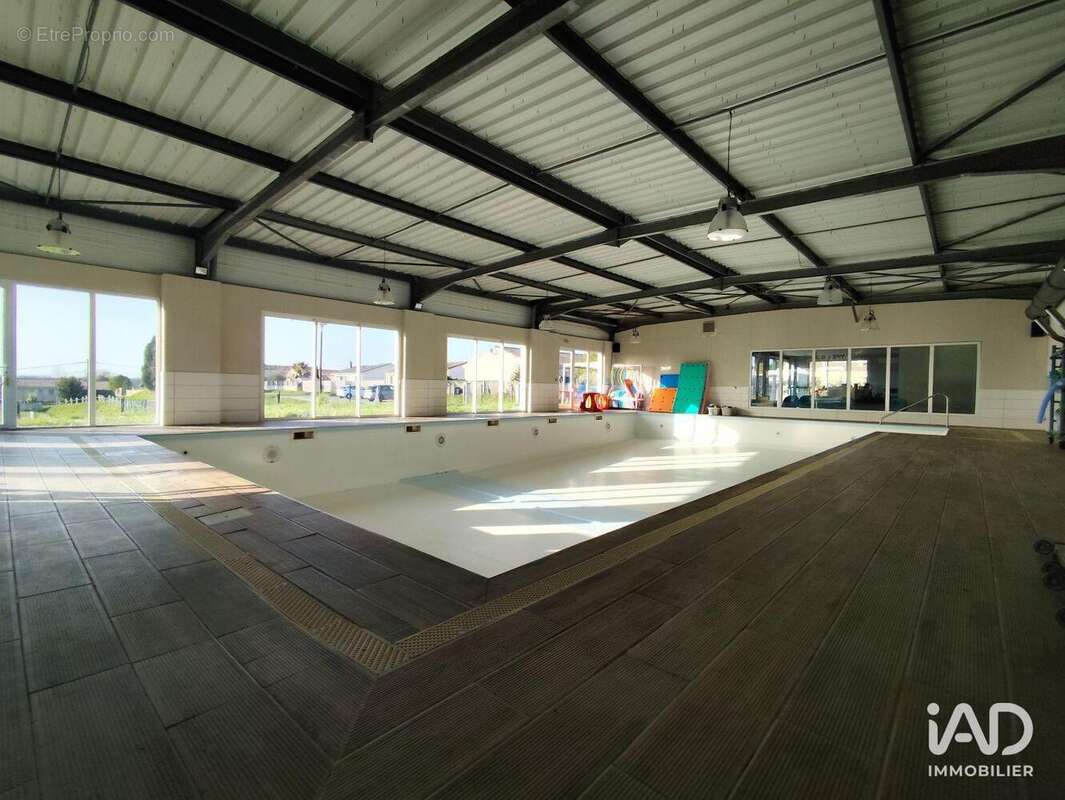 Photo 5 - Commerce à LUGON-ET-L'ILE-DU-CARNAY