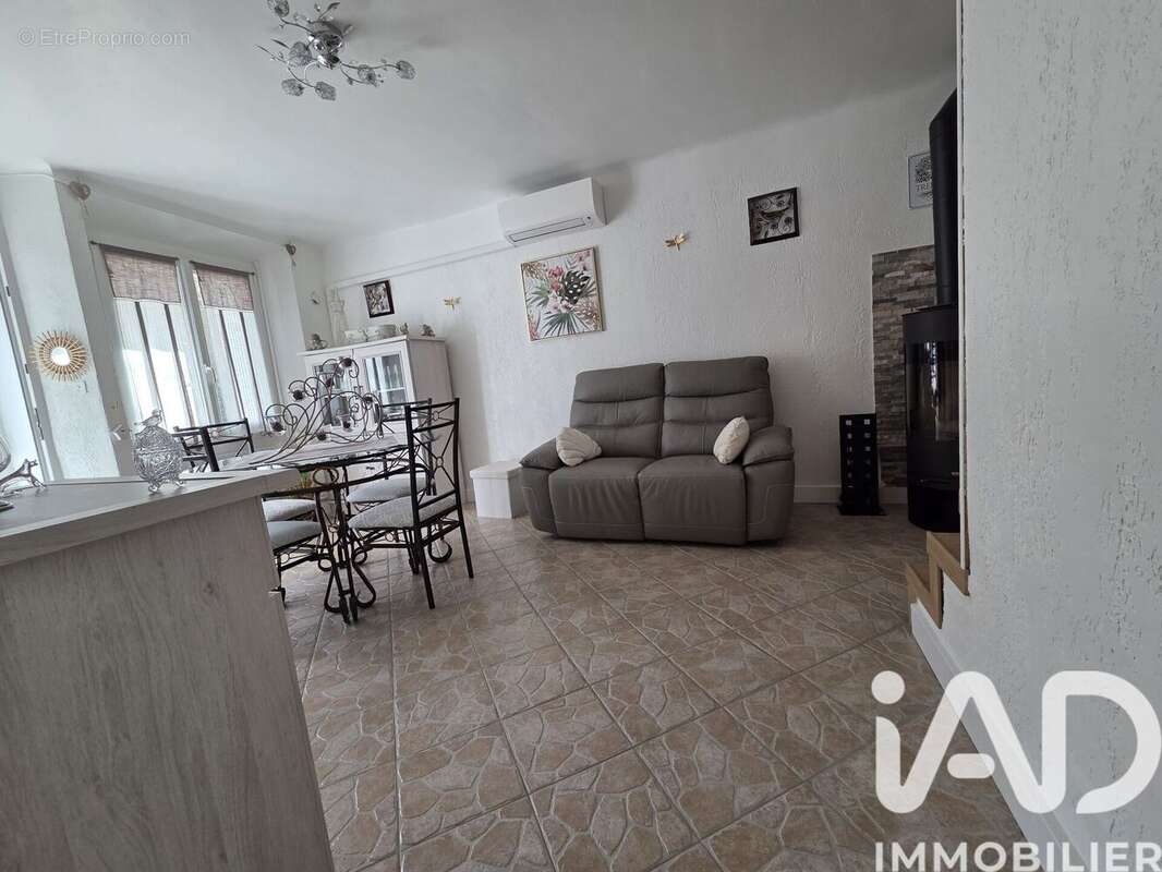 Photo 2 - Maison à ROUGIERS