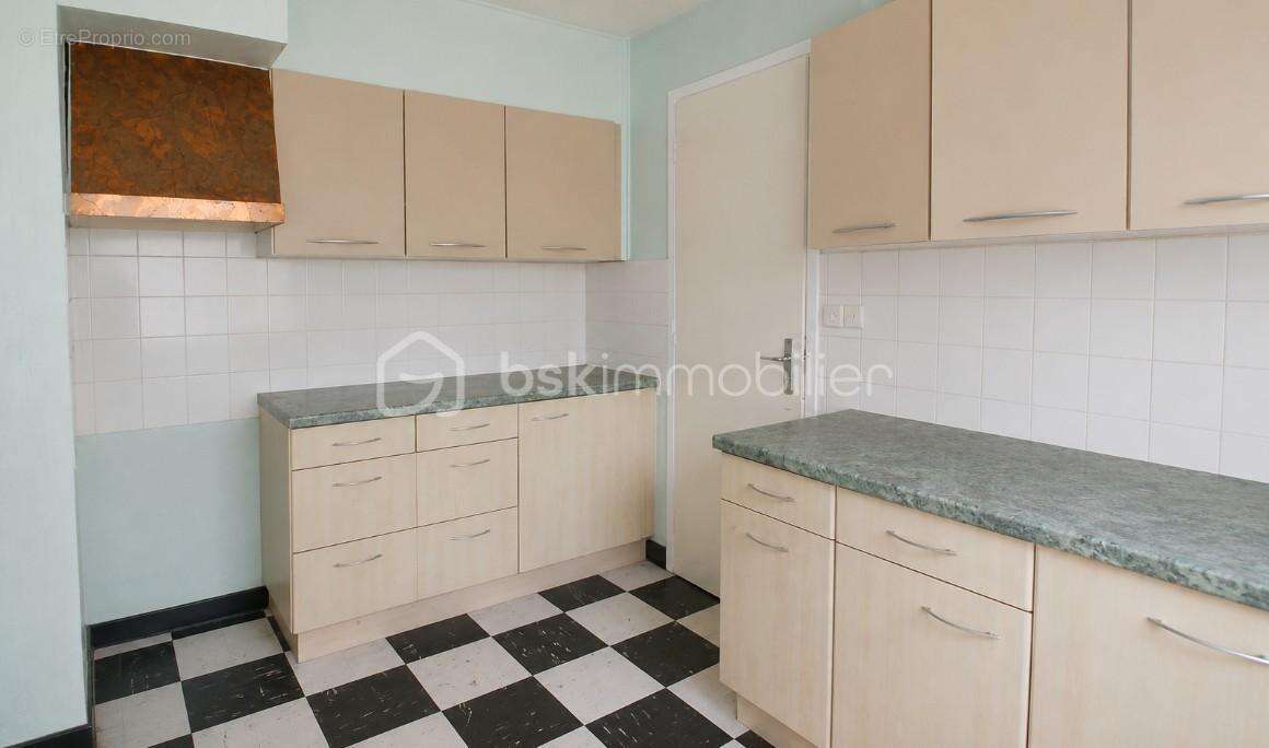 OFFRE ACCEPTEE - LE SOURN – Maison individuelle avec fort potentiel d'évolution – Terrain d'environ 800 m² - photo 3