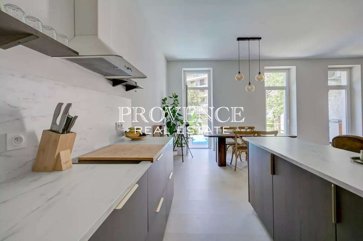Appartement à MARSEILLE-5E