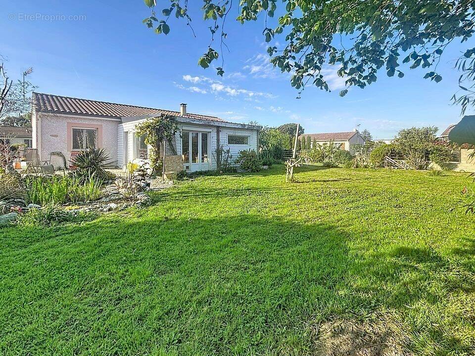 Maison à LACOURT-SAINT-PIERRE