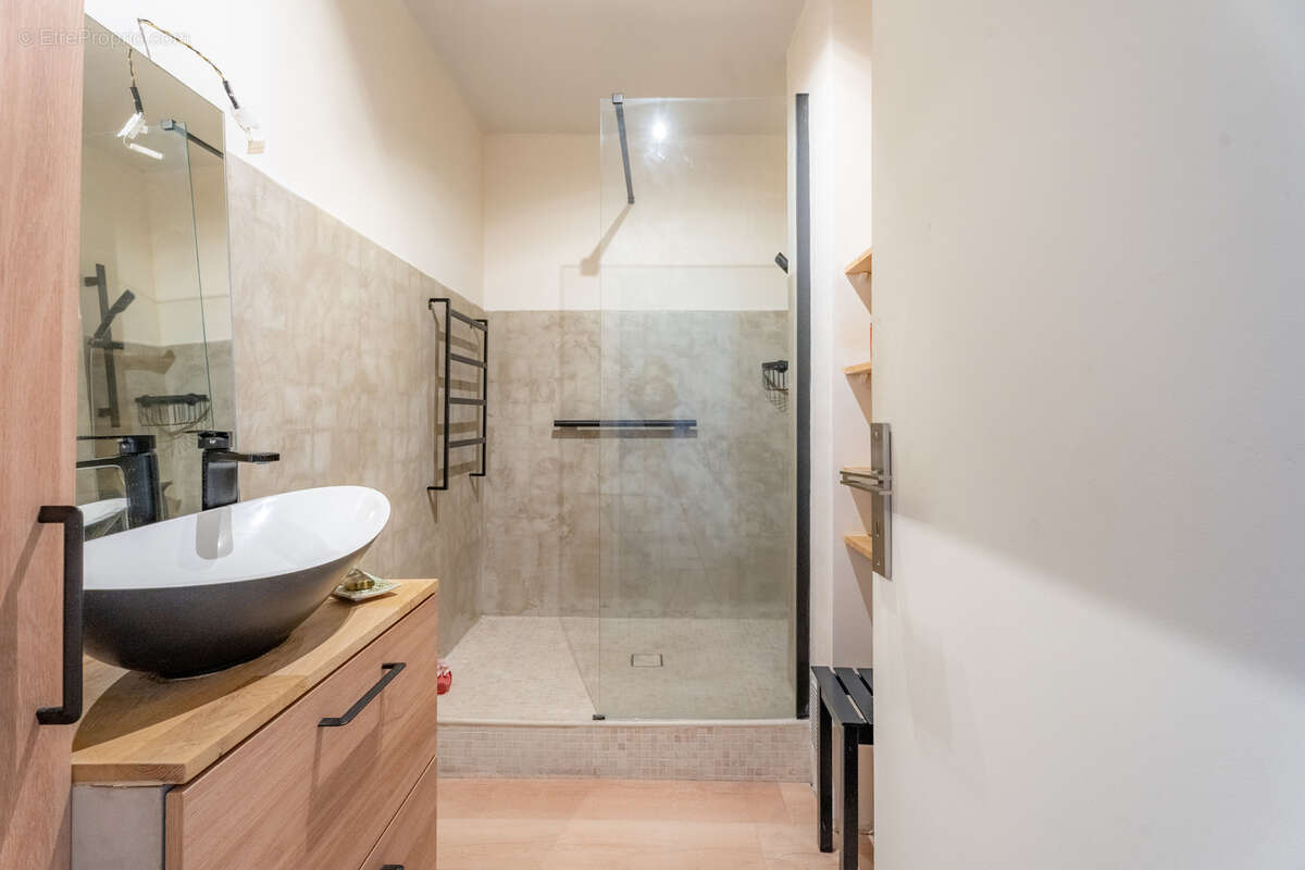 Appartement à MARSEILLE-2E