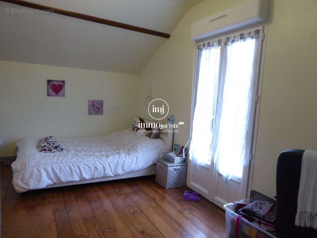 Maison à LE PALAIS-SUR-VIENNE