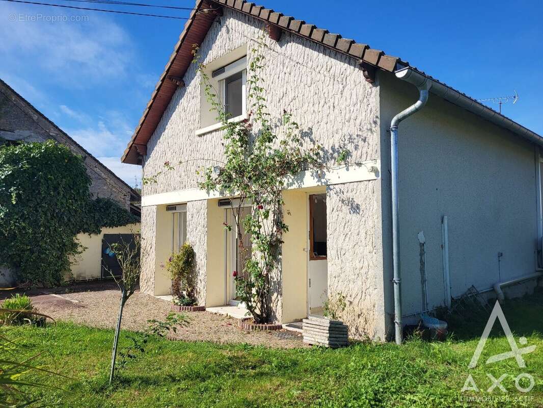 Maison à GIROLLES