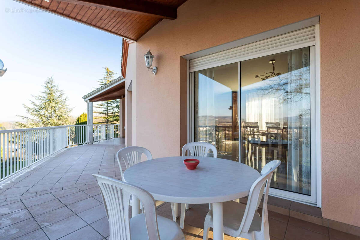 Town house in a peaceful location - photo 12