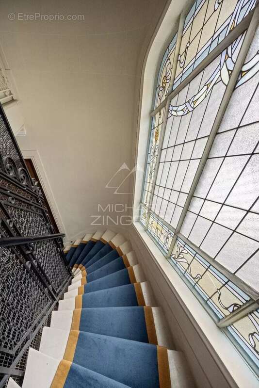 Appartement à PARIS-8E