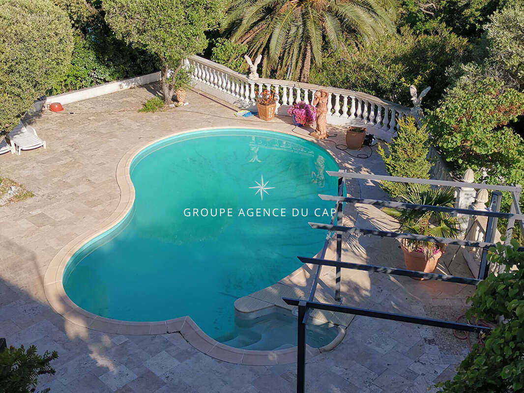 À vendre villa 5 chambres avec vue mer proche centre ville avec piscine et garage double, à saint aygulf - photo 10