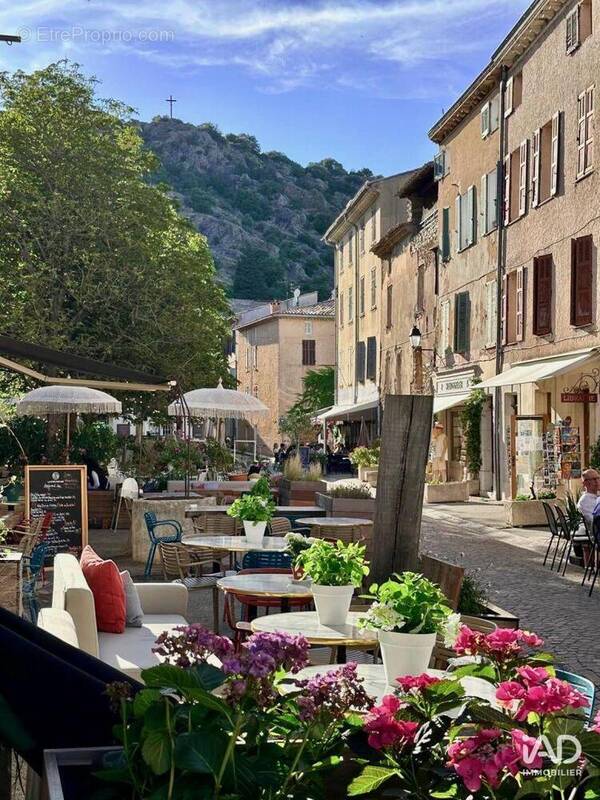 Photo 1 - Commerce à LA GARDE-FREINET