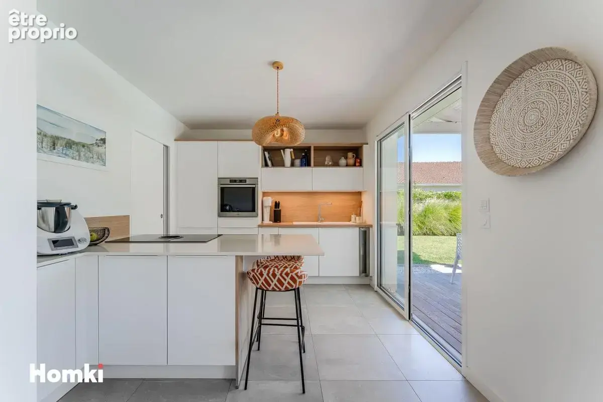 SANGUINET – Maison récente avec piscine, grand terrain et accès direct à la forêt - photo 5