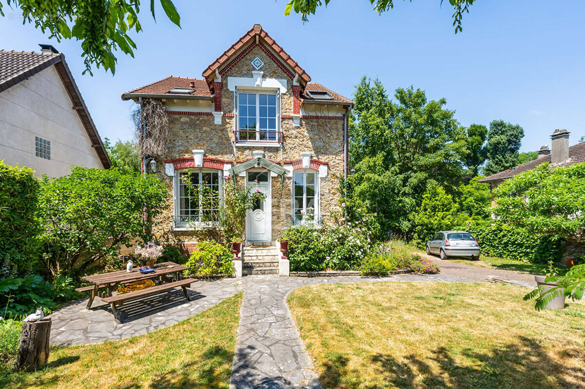 Maison à BALLANCOURT-SUR-ESSONNE
