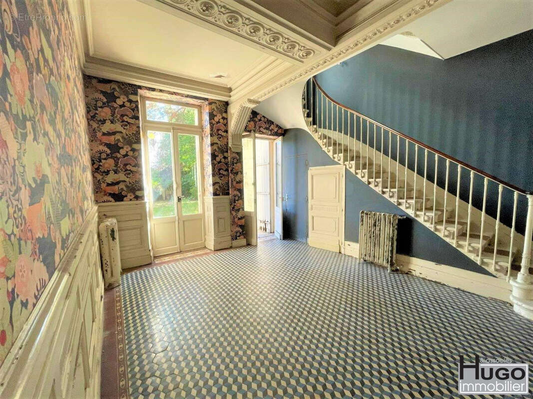 Bordeaux - croix de seguey - hotel particulier 485m² avec jardin 250m² et 2 parkings !!! - photo 9