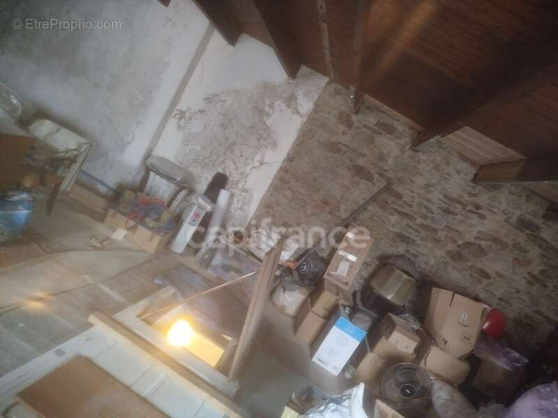 Maison en pierres 3 pièces entre Carhaix et Rostrenen plain pied 92 m2 dont combles aménageables - photo 15