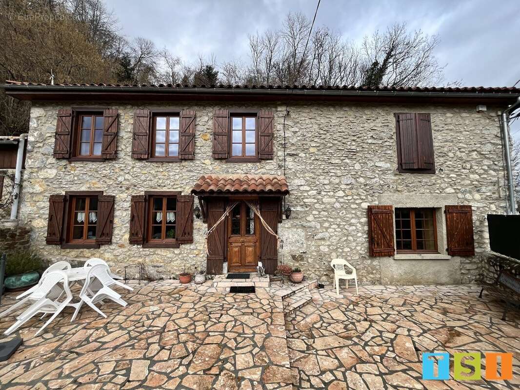 Maison à SENGOUAGNET