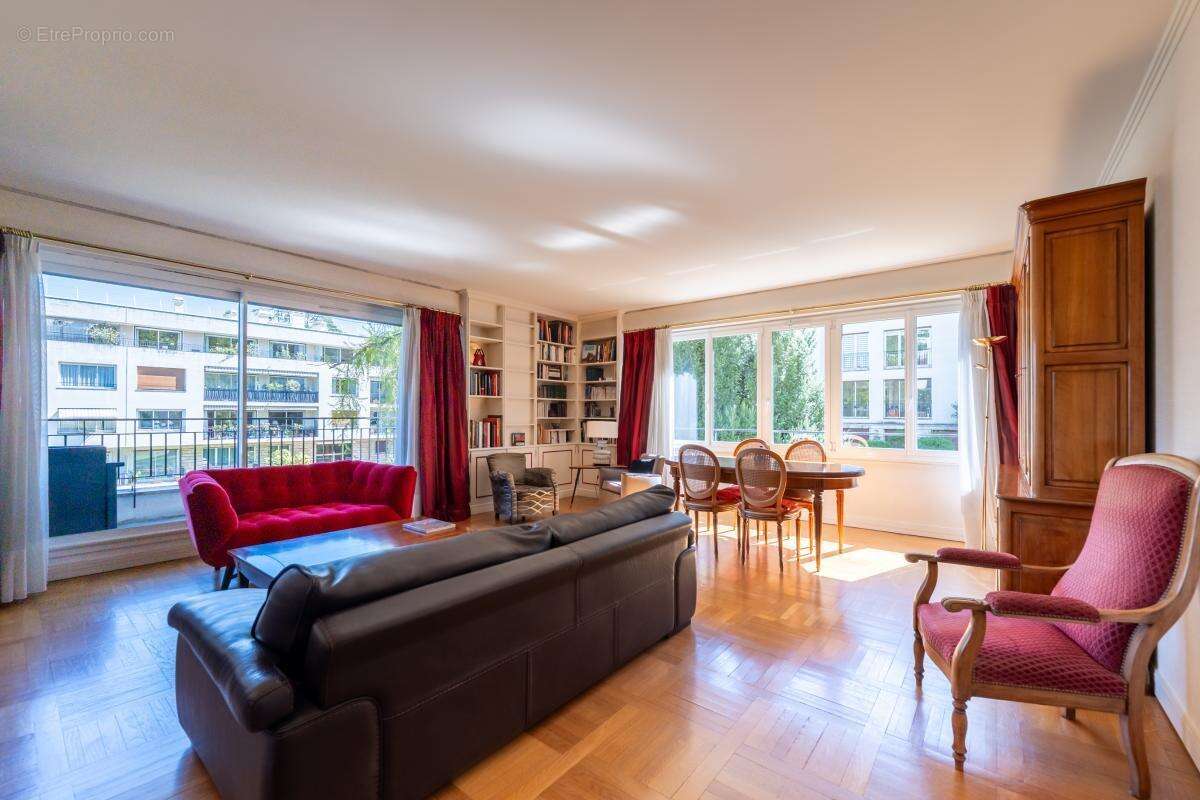 Appartement à VILLE-D'AVRAY