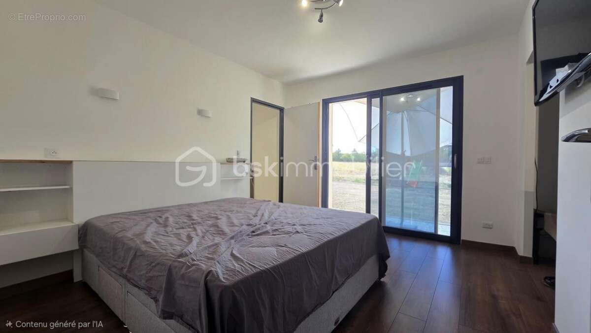 Maison spacieuse de 2019, lumineuse, quatre chambres, bureau, garage, grand terrain agricole - photo 12