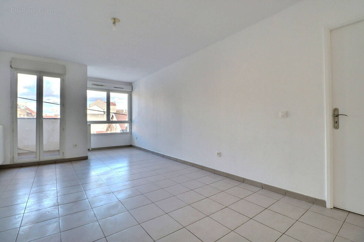 Appartement à AUBERVILLIERS