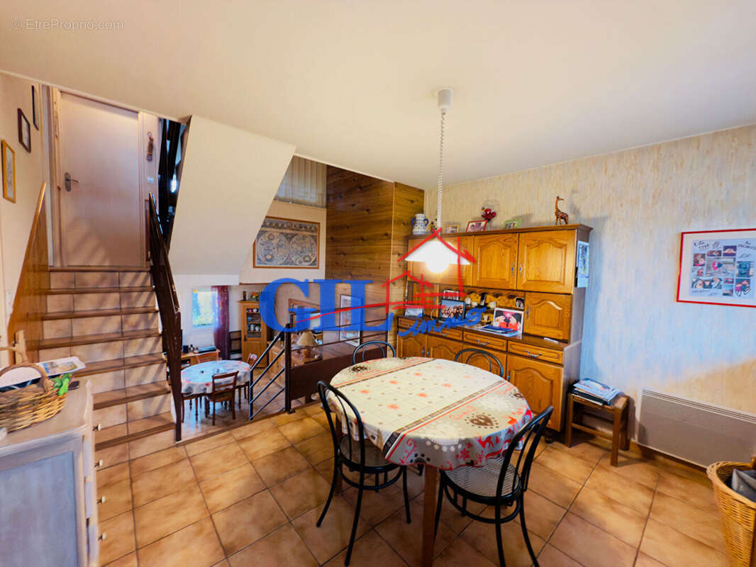 Maison à SAVIGNY-LE-TEMPLE