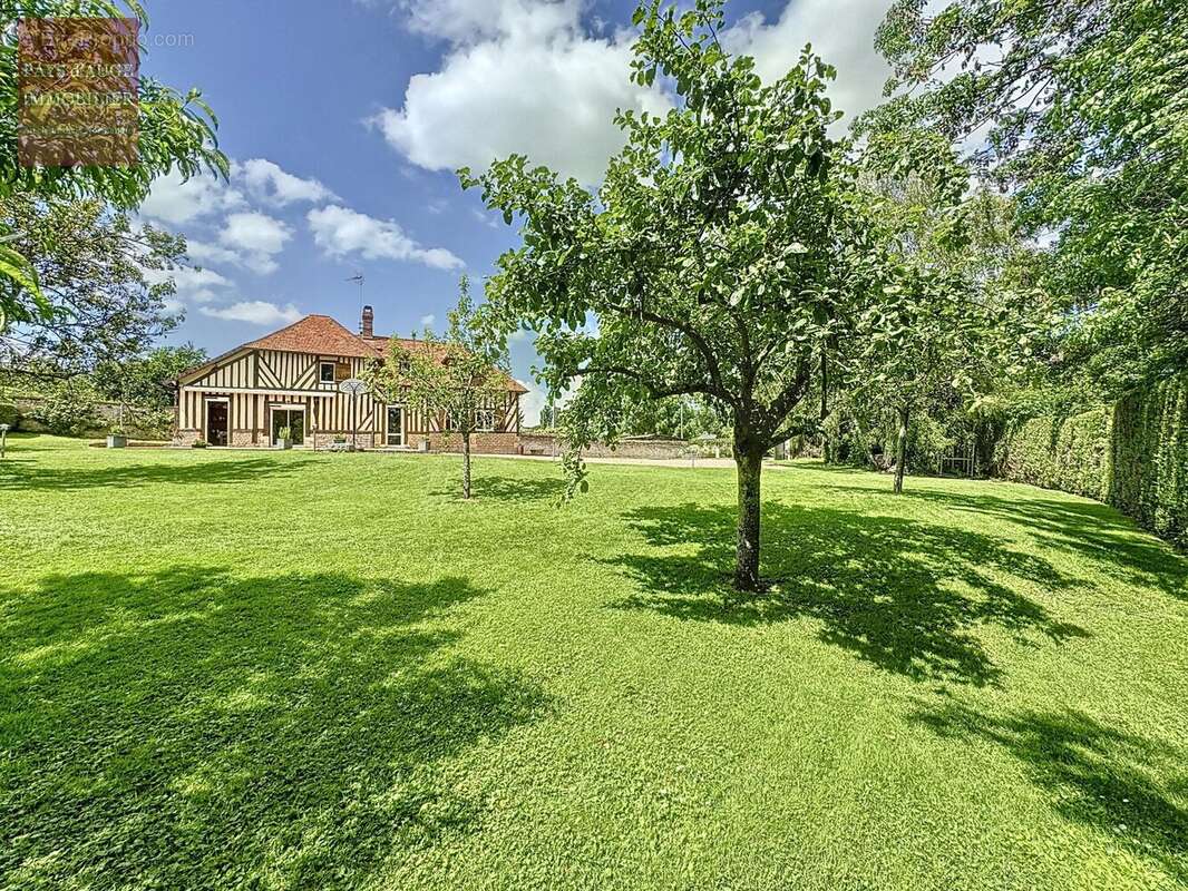 Maison à SAINT-PIERRE-SUR-DIVES