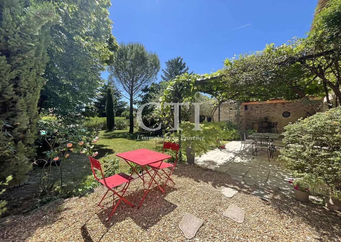 Maison à VAISON-LA-ROMAINE