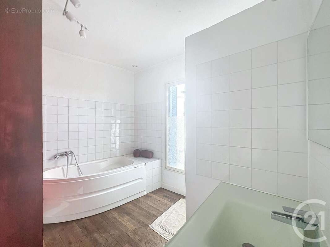 Maison à PONT-SUR-YONNE