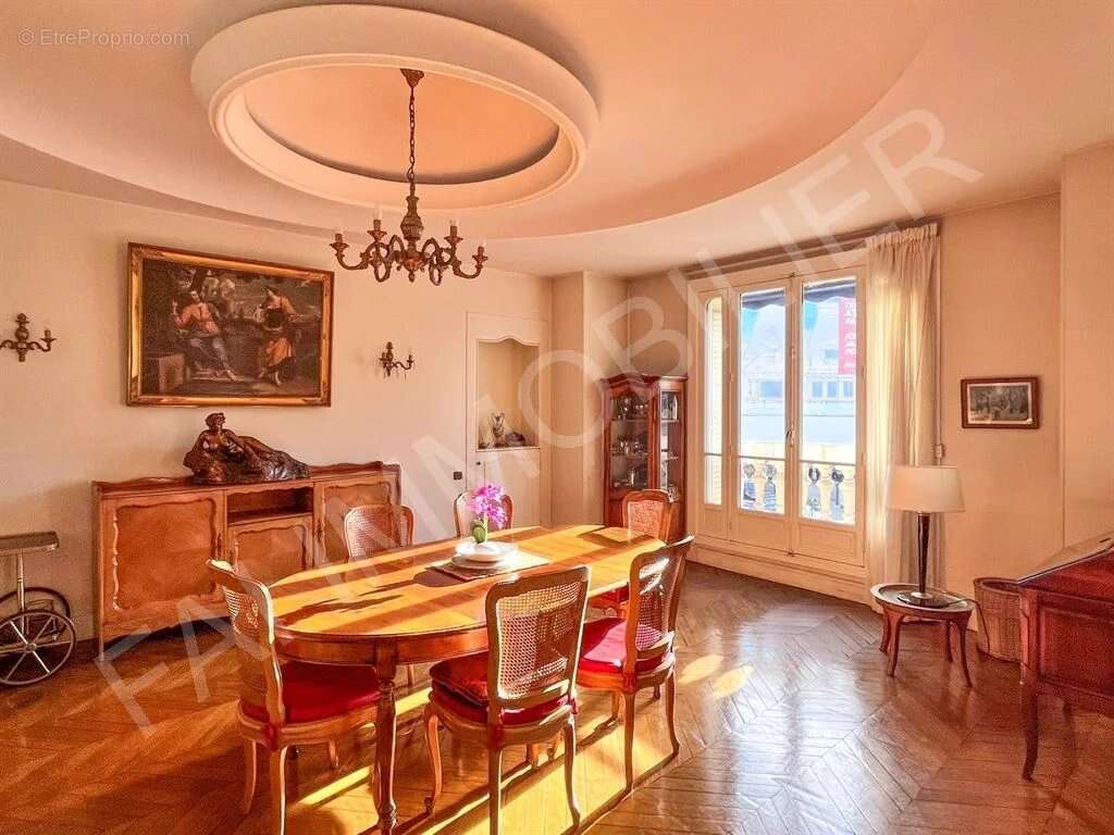 Appartement à PARIS-12E