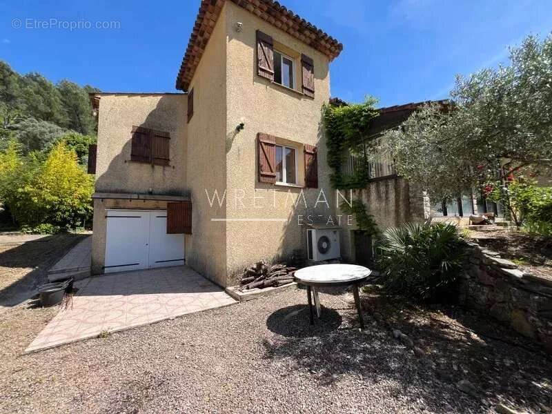Maison à LE LUC