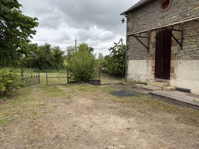 Maison à CERCY-LA-TOUR