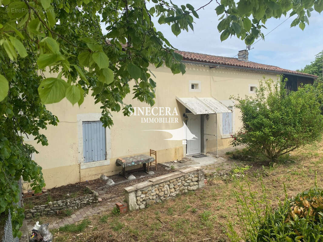 Maison à CHALAIS