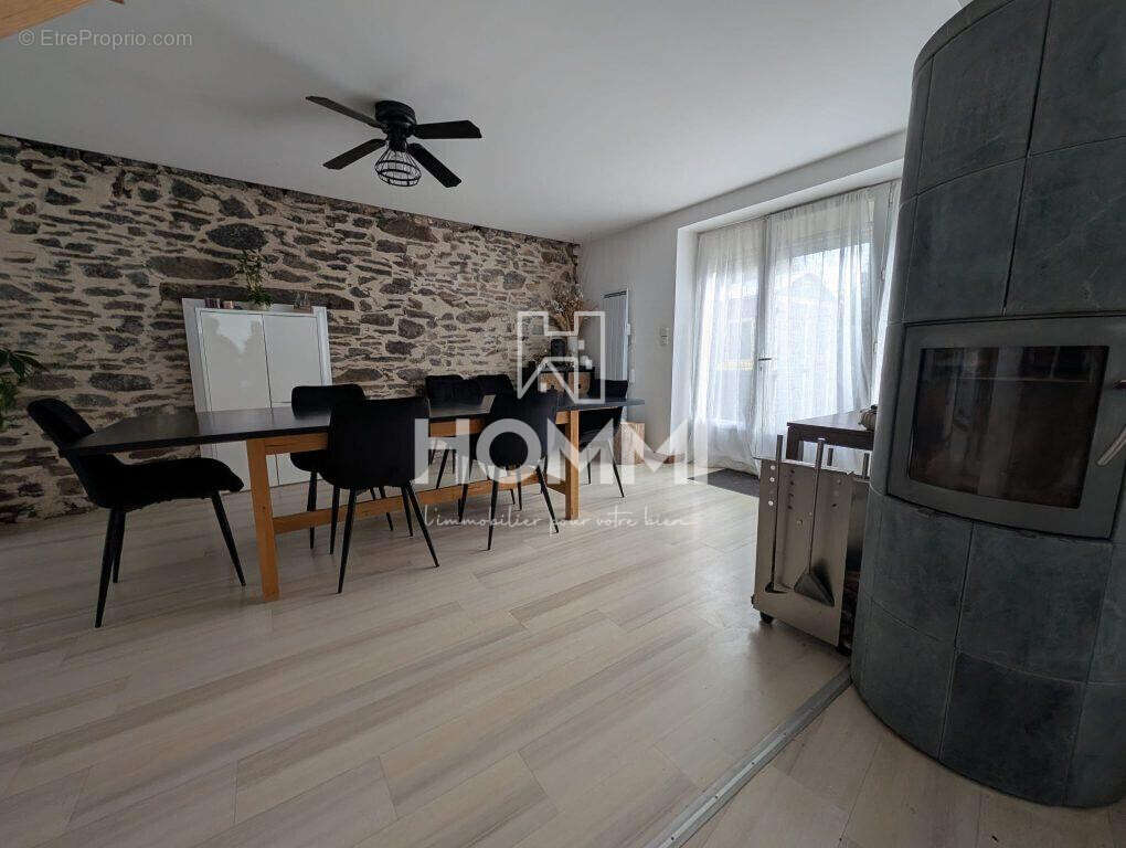 Maison à SAINT-MARS-DU-DESERT