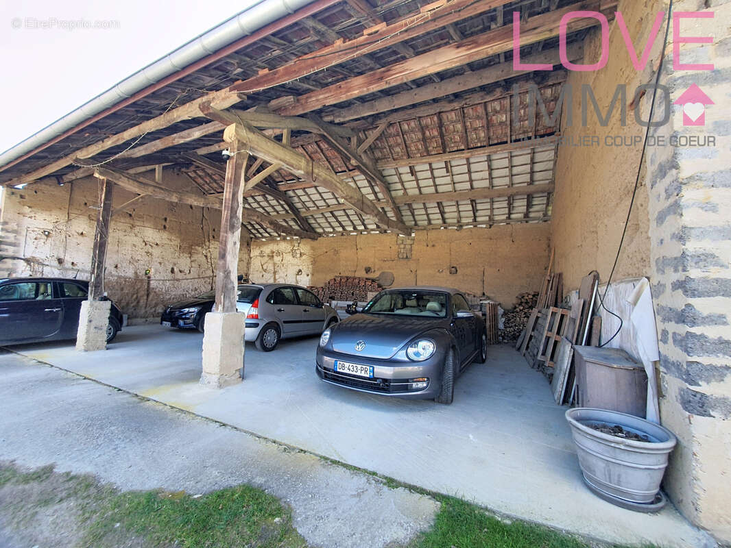 Maison à LA BATIE-DIVISIN