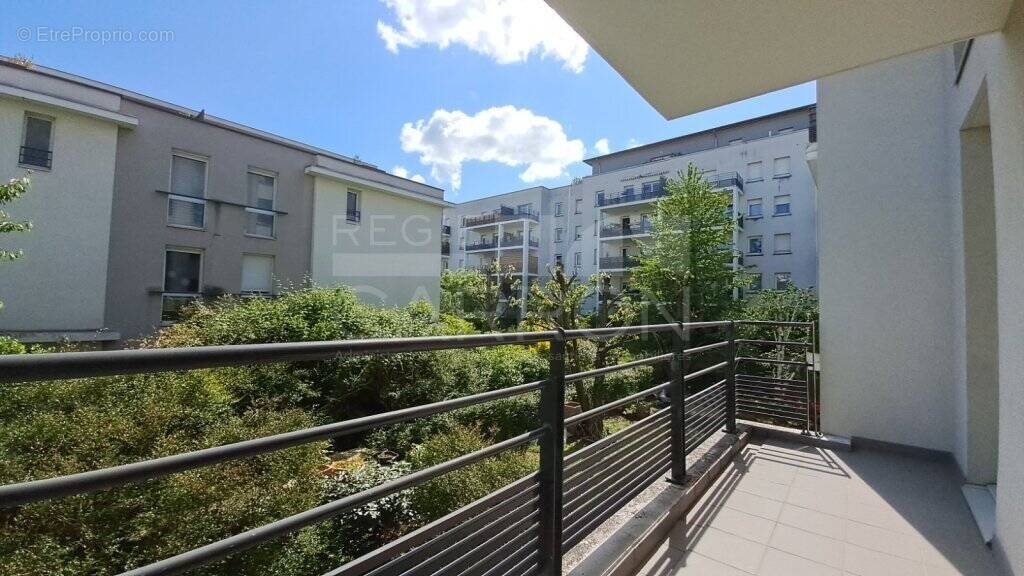Appartement à BRON