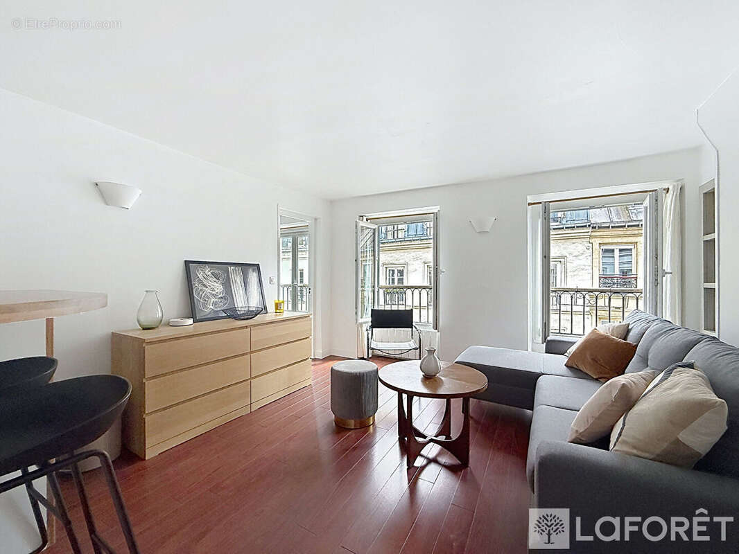 Appartement à PARIS-2E